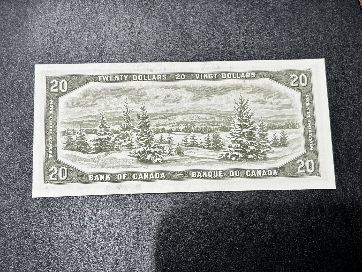 《外钞收藏家》第三百二十六期（连拍第三场） 1954年加拿大风景版20元 AU品相