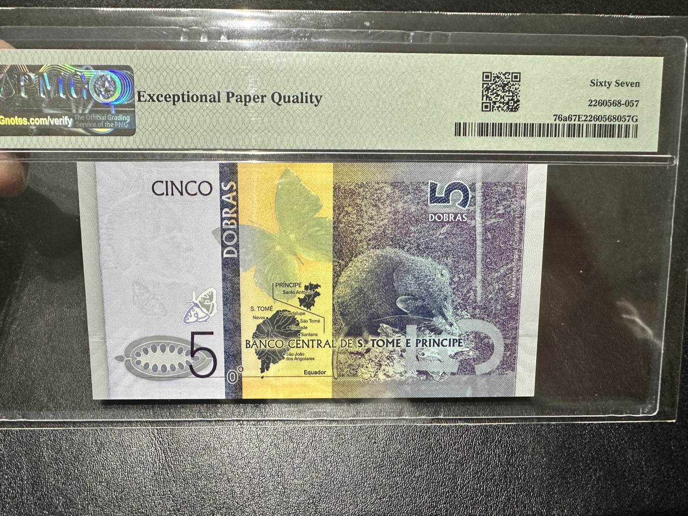 《外钞收藏家》第三百二十六期（连拍第三场） 2020年圣多美和普林西比5多布拉 PMG67 无47 AA冠 千位号尾868