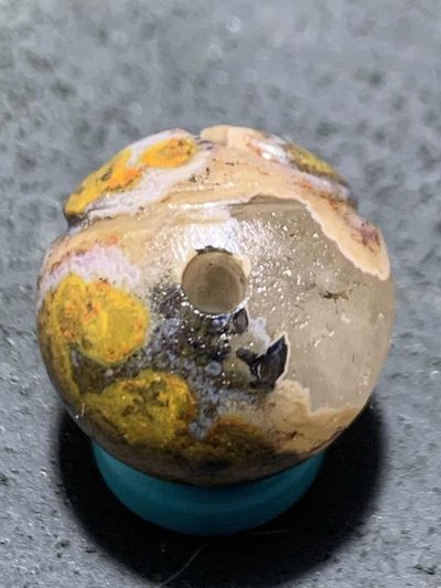 精美亚光冰飘料战国红玛瑙手工俏色巧雕太极珠一颗！ 精美亚光冰飘料战国红玛瑙手工俏色巧雕太极珠一颗！