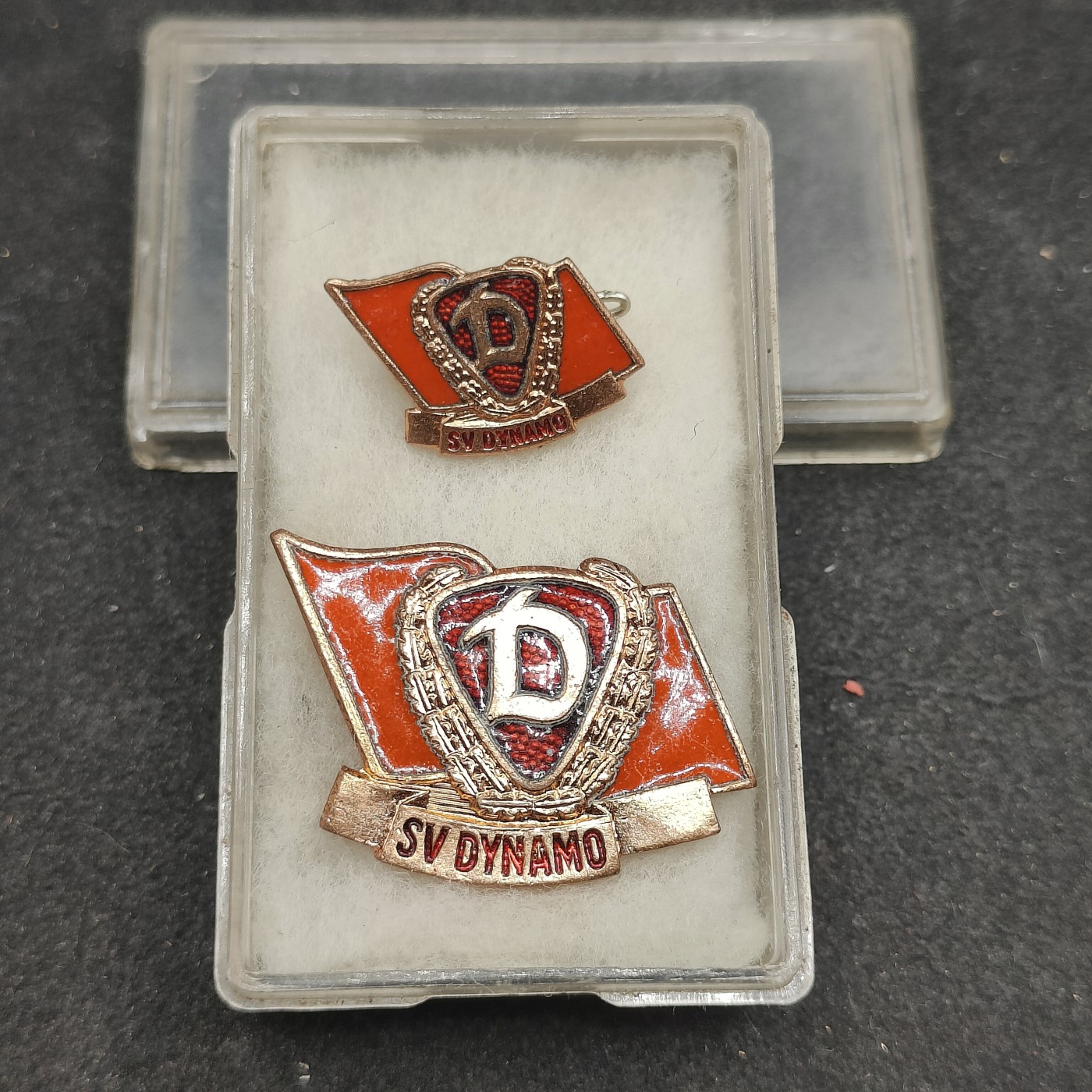 全场0元起拍 第122期 咸鱼国勋章拍卖专场 1月3日（周三）下午6：00开始 东德徽章带略