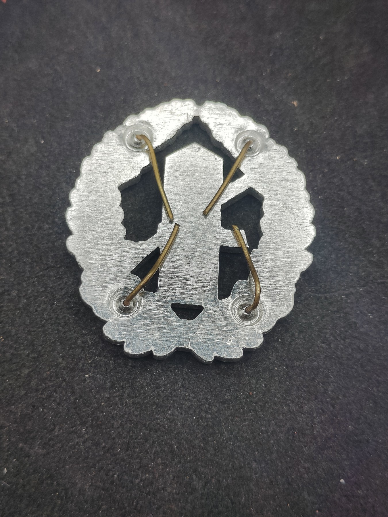 全场0元起拍 第122期 咸鱼国勋章拍卖专场 1月3日（周三）下午6：00开始 东德饰绪配饰