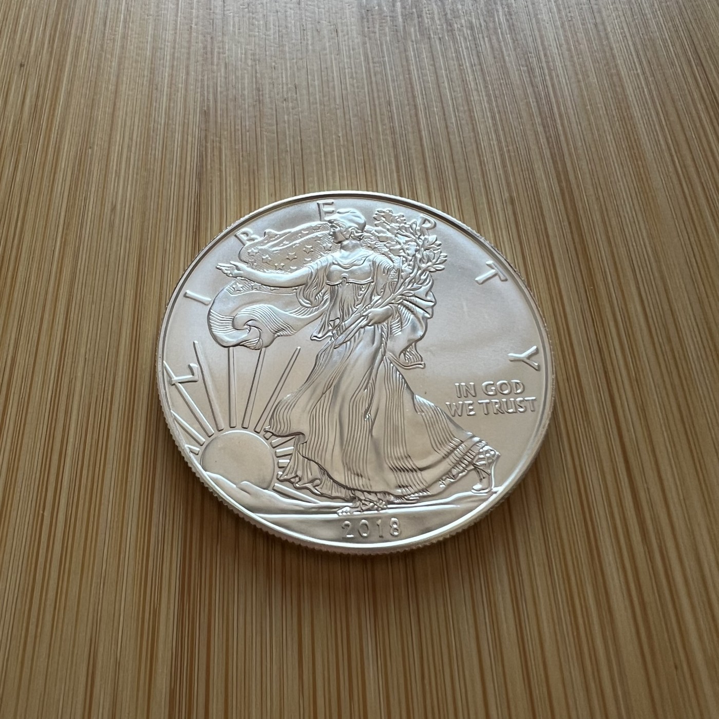 顺丰包邮 外国银币 美国2018年鹰洋1盎司大银币原塑盒