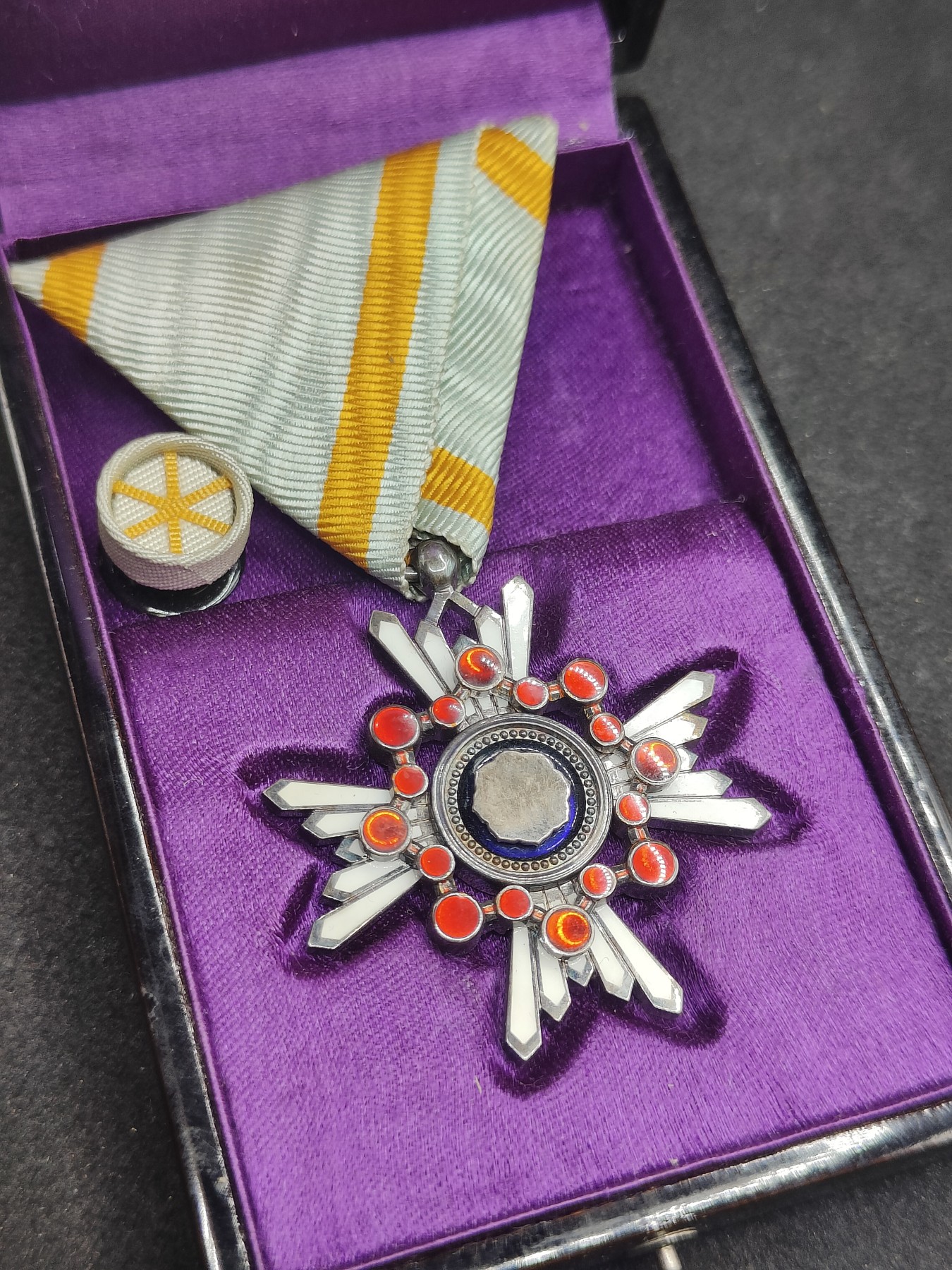 全场0元起拍 第122期 咸鱼国勋章拍卖专场 1月3日（周三）下午6：00开始 日本战时六等瑞宝章银制带盒略-