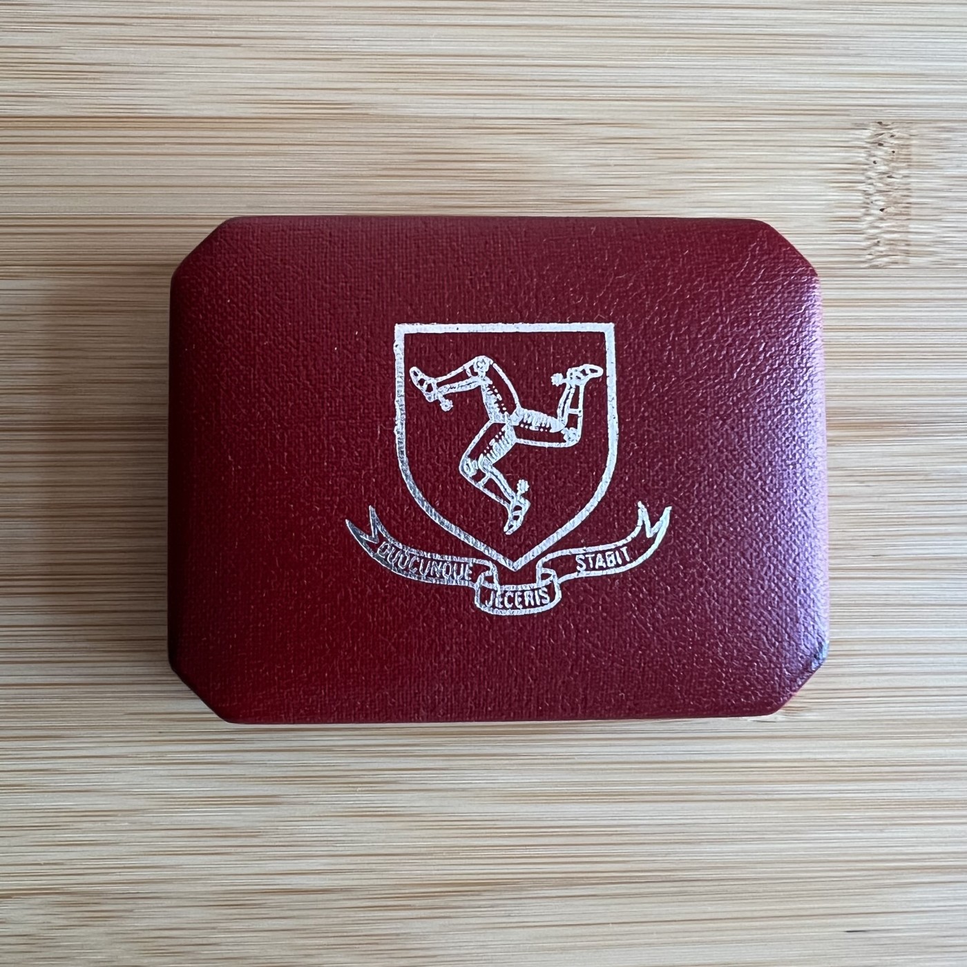 顺丰包邮 外国银币 马恩岛铸币300周年纪念 币中币 大银币盒证全少见