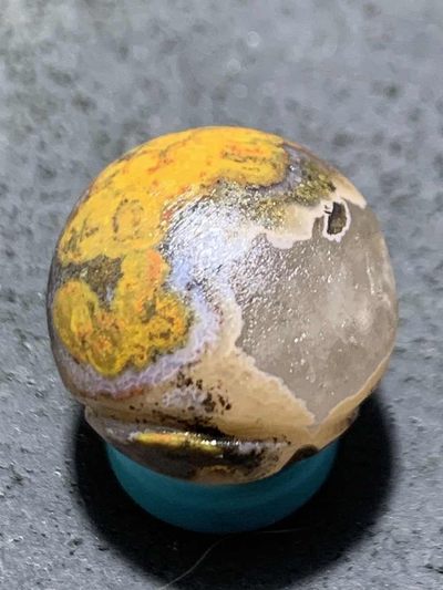 精美亚光冰飘料战国红玛瑙手工俏色巧雕太极珠一颗！ 精美亚光冰飘料战国红玛瑙手工俏色巧雕太极珠一颗！