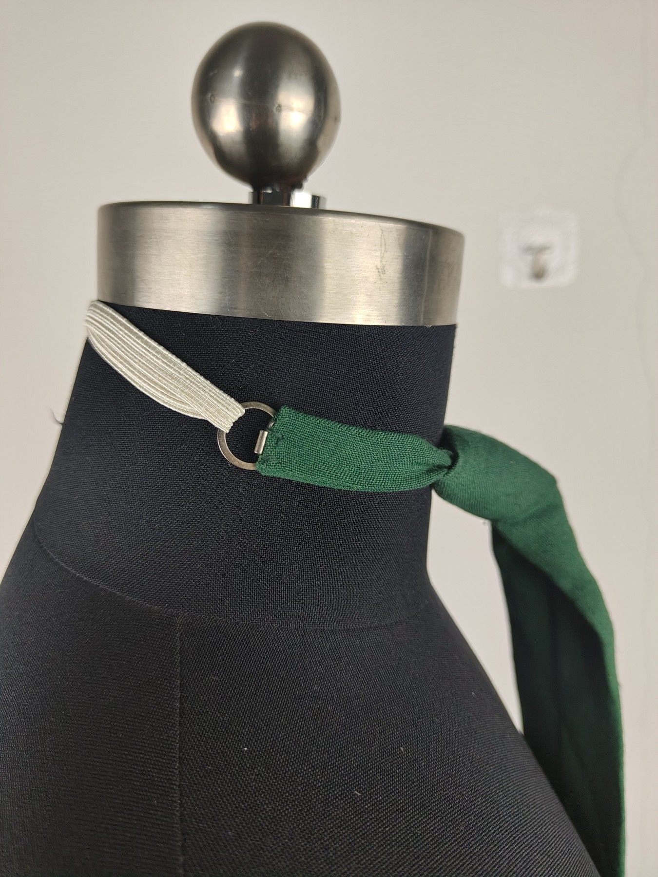 全场0元起拍 第122期 咸鱼国勋章拍卖专场 1月3日（周三）下午6：00开始 东德警察领带