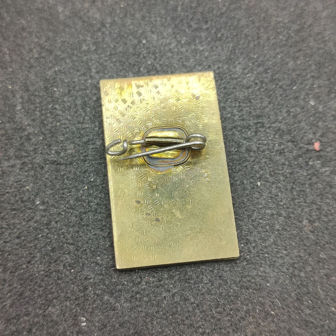 全场0元起拍 第122期 咸鱼国勋章拍卖专场 1月3日（周三）下午6：00开始 东德30周年纪念章