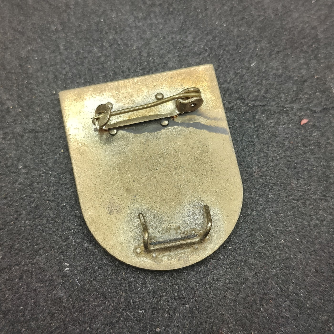 全场0元起拍 第122期 咸鱼国勋章拍卖专场 1月3日（周三）下午6：00开始 东德徽章