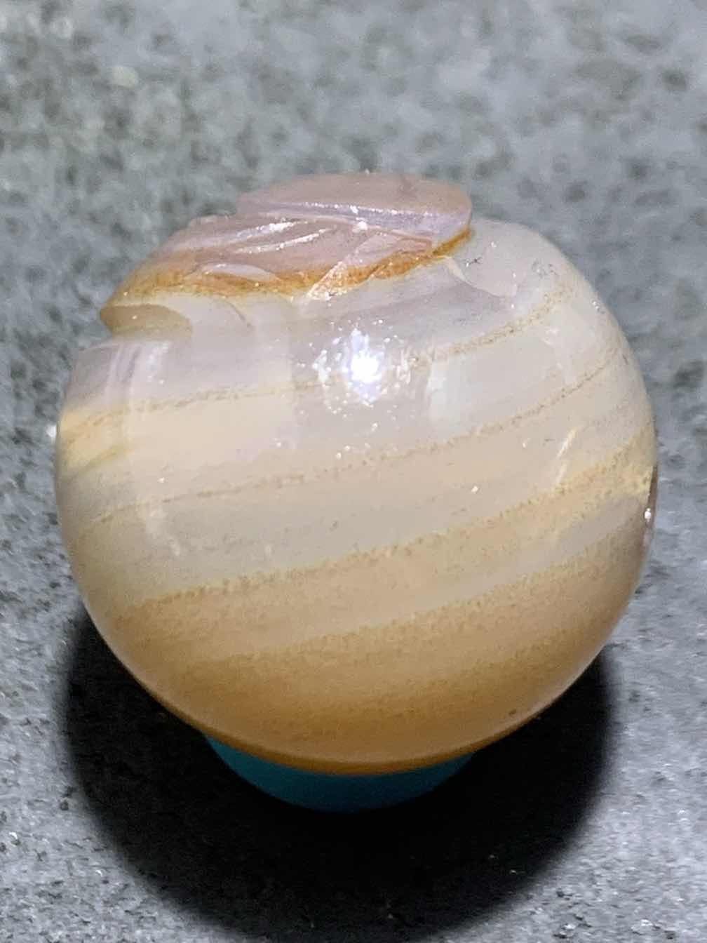 精美亚光高玉化巴西玛瑙手工俏色巧雕一心向佛随形2.0圆珠一个！