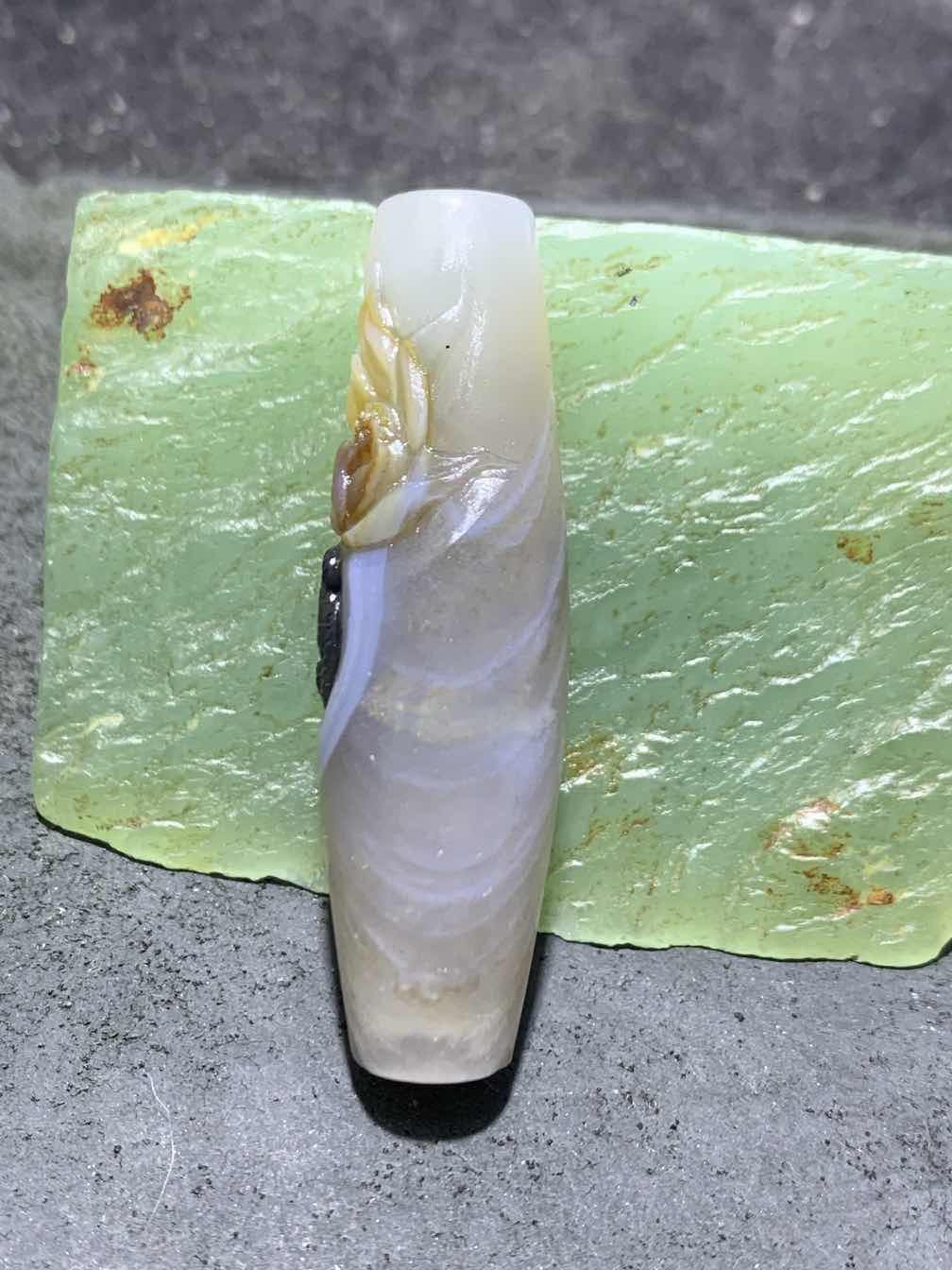 精美亚光高玉化千层纹巴西玛瑙手工俏色巧雕连年有余吊坠（把件）一个！
