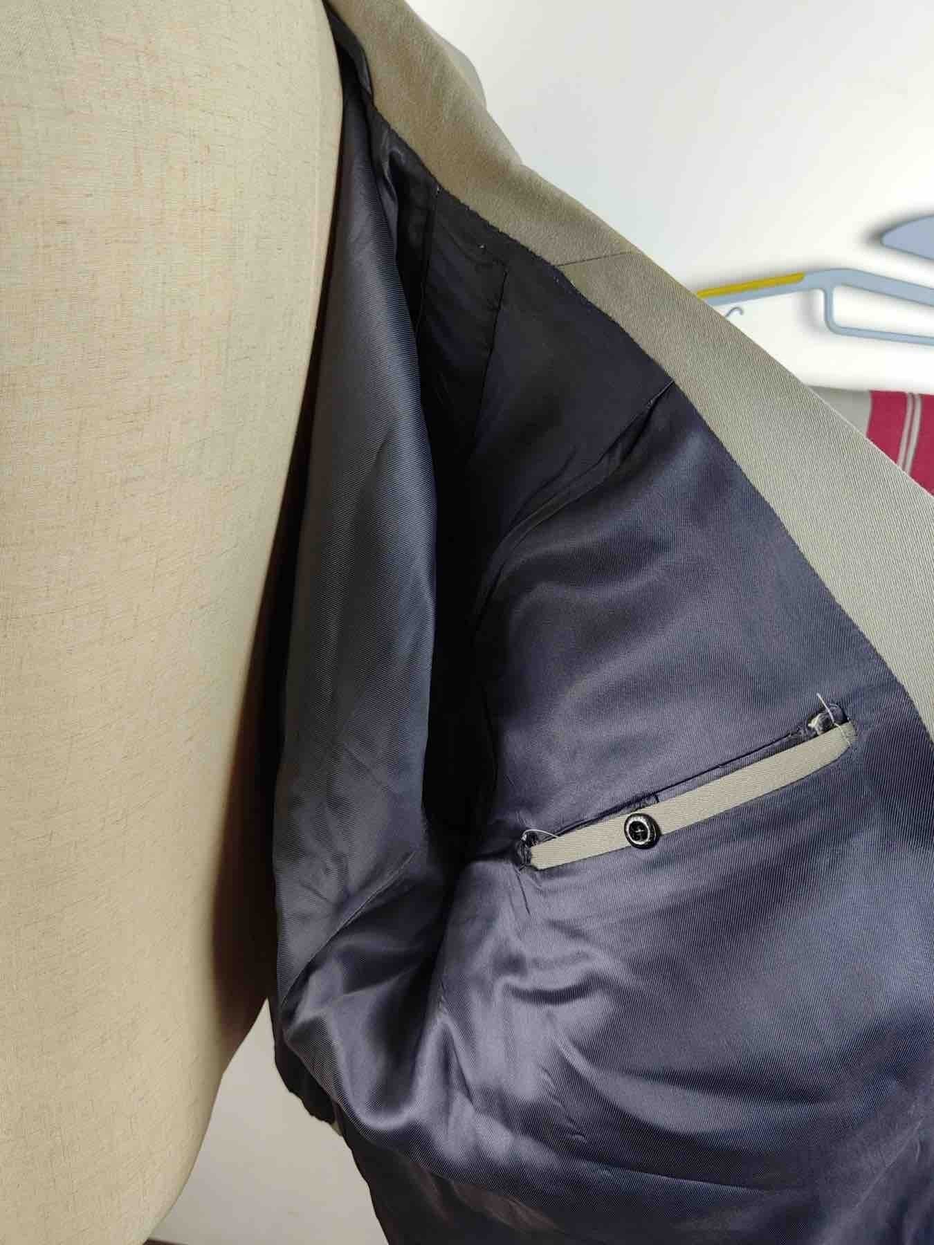 全场0元起拍 第122期 咸鱼国勋章拍卖专场 1月3日（周三）下午6：00开始 乌克兰 内务部MVD 将官礼服 胸围108 肩宽48 衣长81 袖长61 腰围88 裤长103