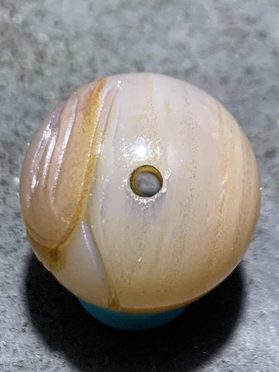 精美亚光高玉化巴西玛瑙手工俏色巧雕一心向佛随形2.0圆珠一个！ 精美亚光高玉化巴西玛瑙手工俏色巧雕一心向佛随形2.0圆珠一个！