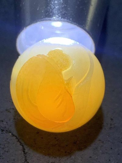 精美亚光高玉化巴西玛瑙手工俏色巧雕一心向佛随形2.0圆珠一个！ 精美亚光高玉化巴西玛瑙手工俏色巧雕一心向佛随形2.0圆珠一个！