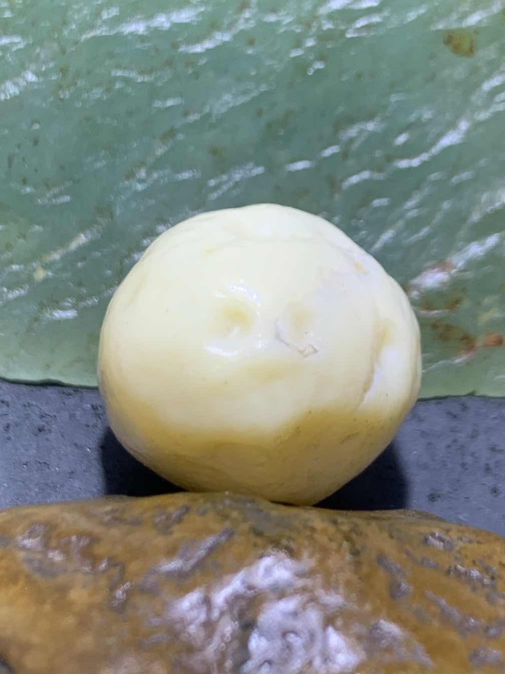 放福利！精美天然原高玉化皮阿拉善白玛瑙原石一颗