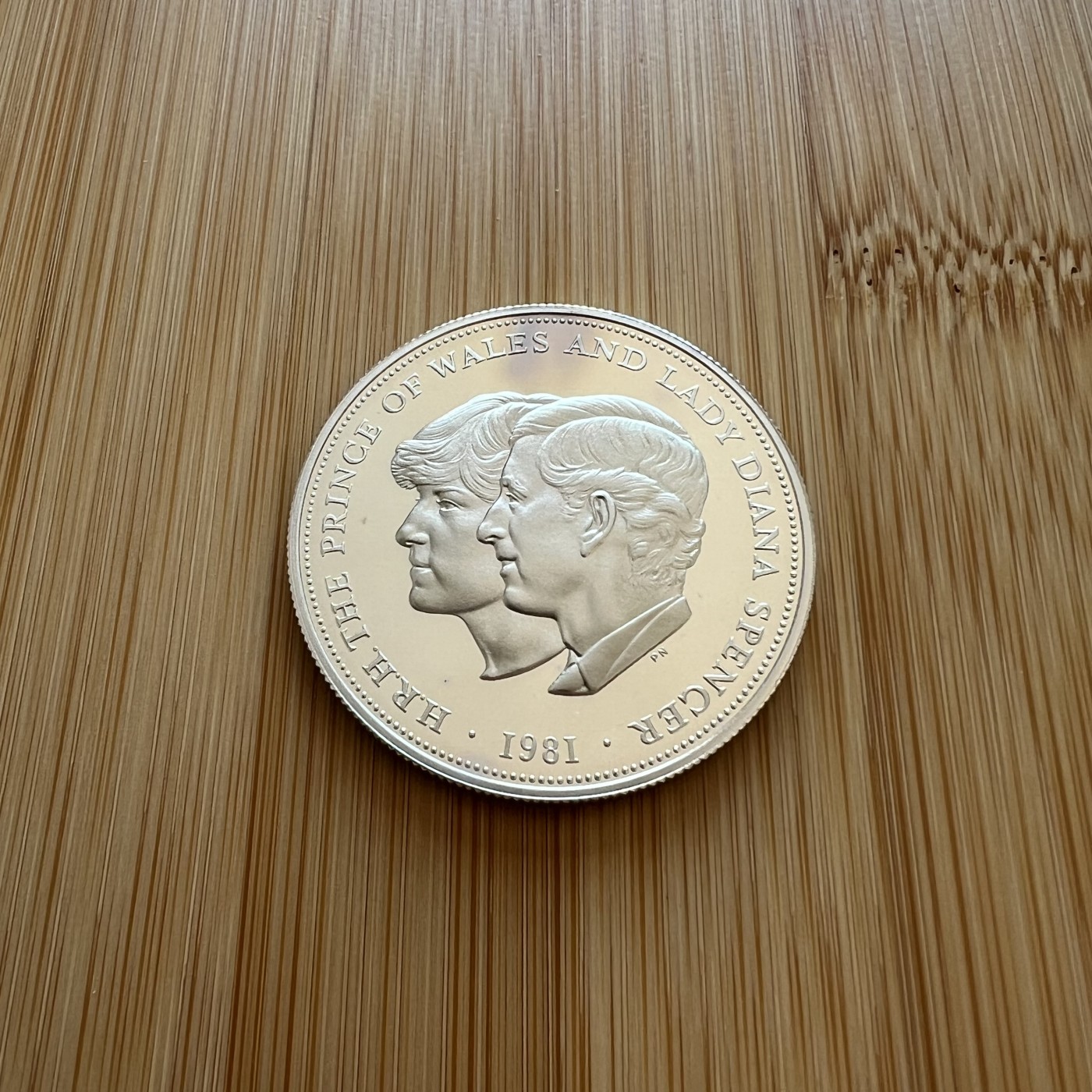 顺丰包邮 外国银币 英国 查尔斯和戴安娜结婚纪念精制大银币带盒