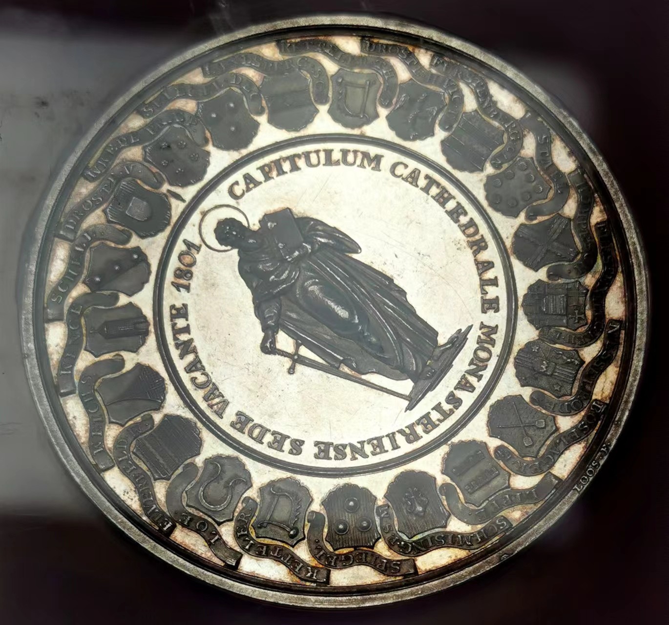 凡希万国世界钱币年度大拍第二季 NGC MS63 1801年德国奥格斯堡明斯特教区圣保罗|查理曼大帝纪念大银章 高浮雕有明显喷砂感与镜面感 49MM 42G