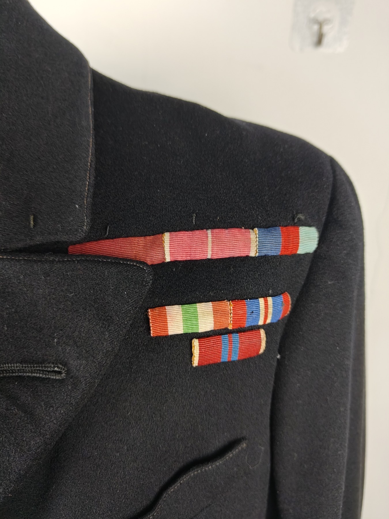 全场0元起拍 第122期 咸鱼国勋章拍卖专场 1月3日（周三）下午6：00开始 英国皇家海军将官上衣 带巴斯勋章略 ww2之星 意大利之星 胸围105 肩宽48 衣长72 袖长61 