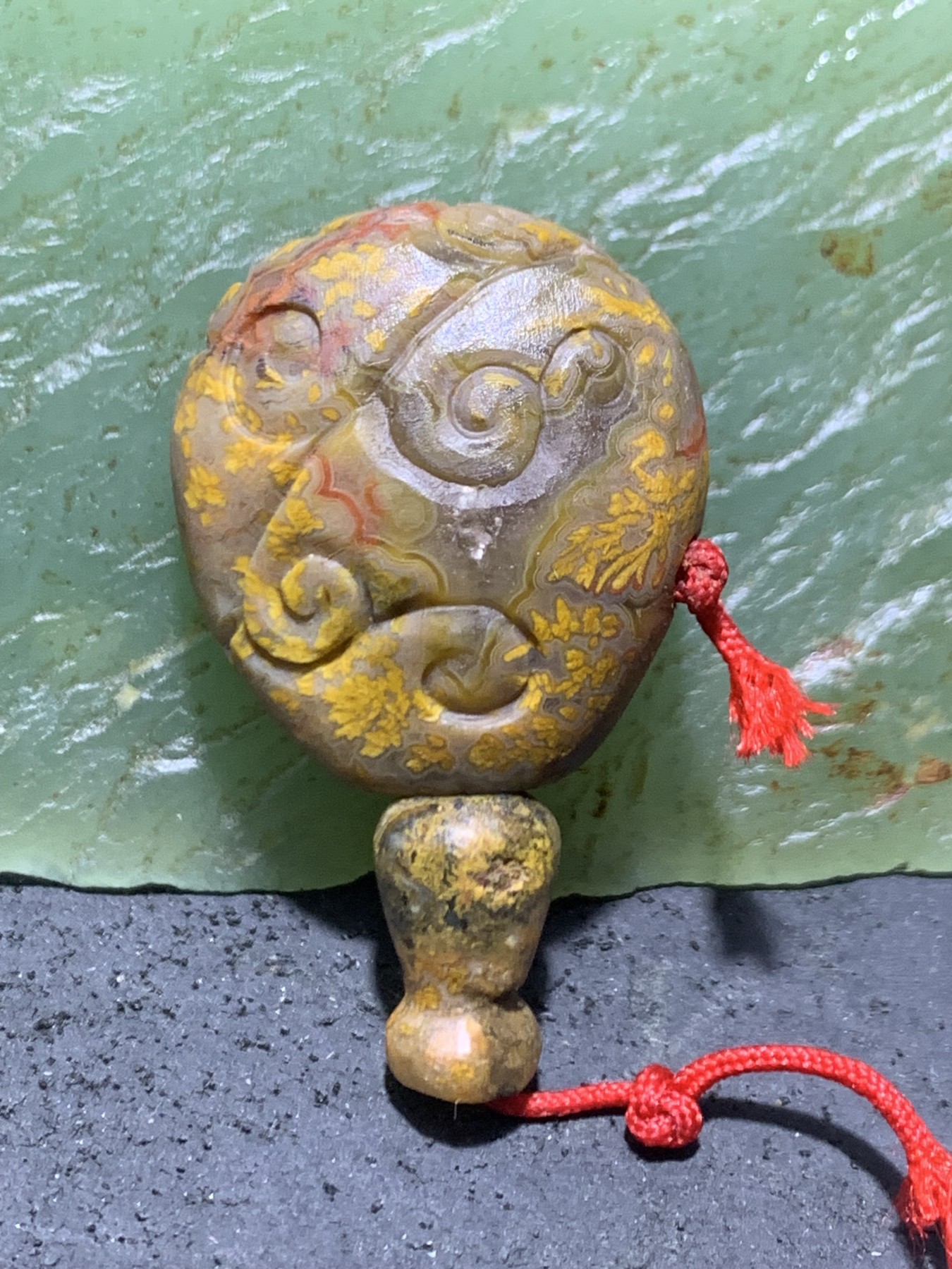 精美亚光草花纹战国红玛瑙手工俏色巧雕刻猫头鹰佛头三通一套！