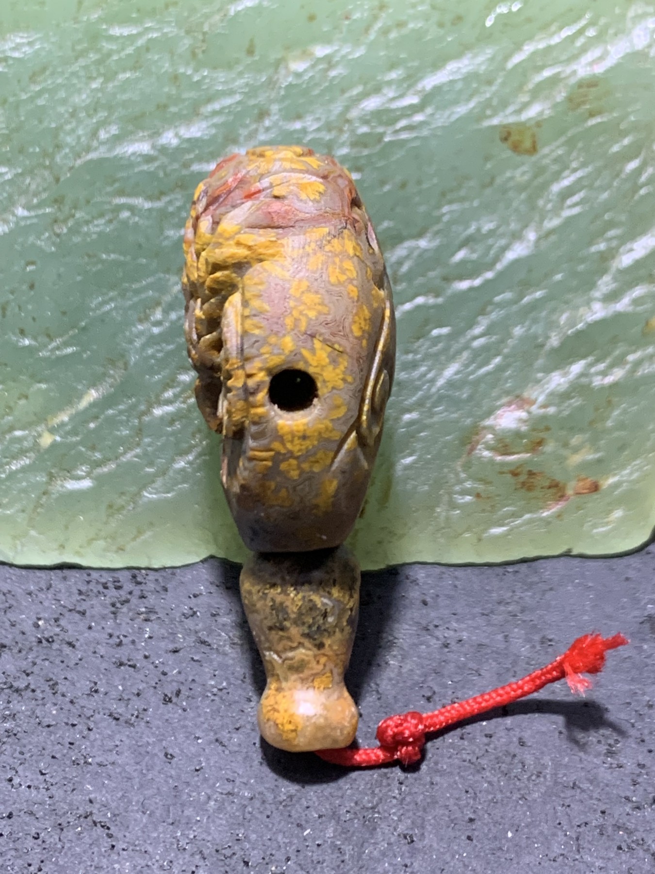 精美亚光草花纹战国红玛瑙手工俏色巧雕刻猫头鹰佛头三通一套！