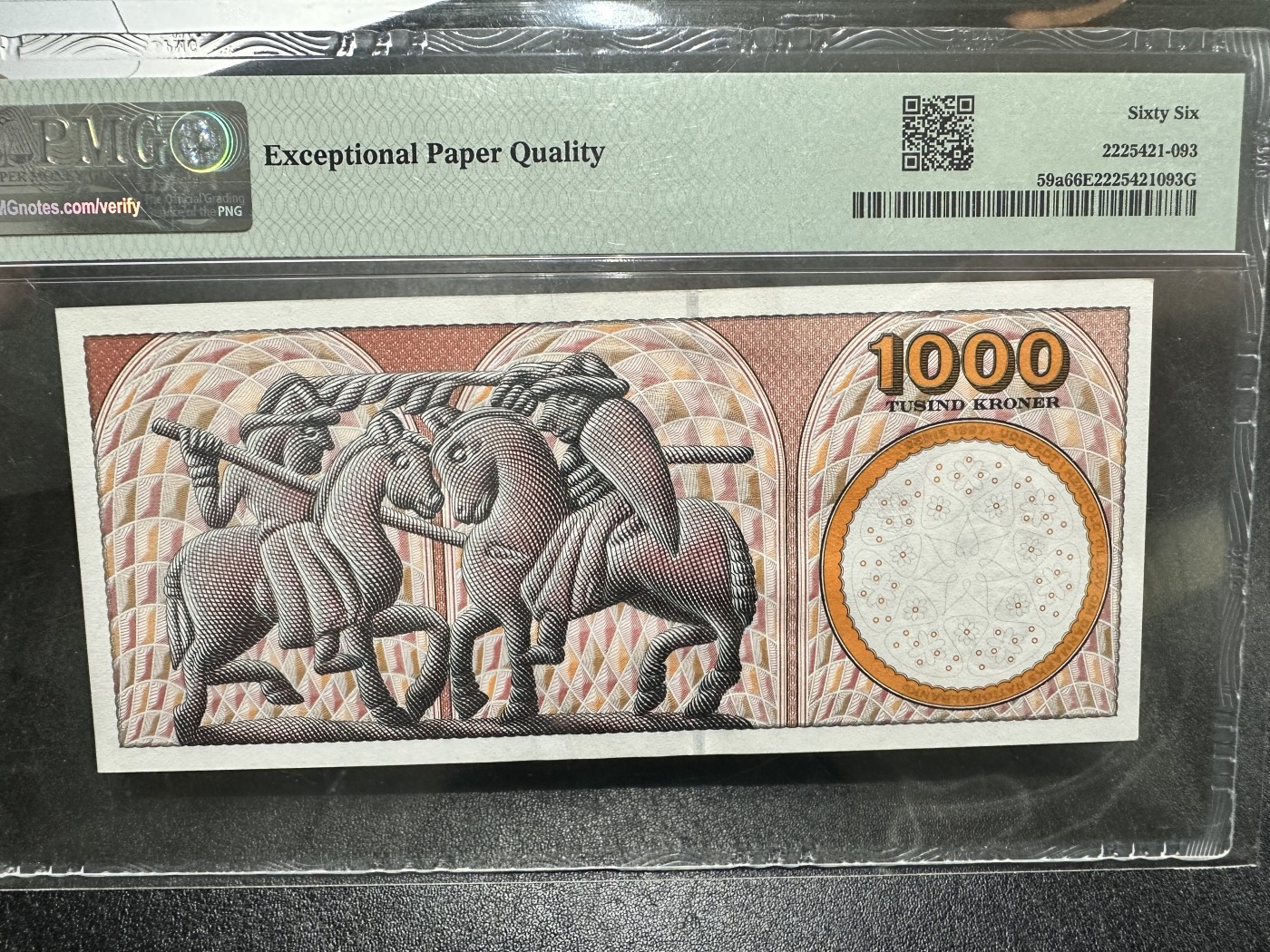 《外钞收藏家》第三百二十七期（连拍第四场） 1998年丹麦浮雕版1000克朗 PMG66 A0冠 初版 无47