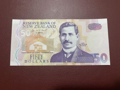 ❄️🍂甜小邱世界纸币收藏🍂第101期🐇❄️ - 无4 全新UNC 新西兰 50元 稀少特殊冠纪念钞 1995