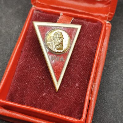 全场0元起拍 第123期 咸鱼国勋章拍卖专场 1月7日（周日）下午6：00开始 - 东德人民军 恩格斯军事学院毕业证章 东德高级军官将官获得