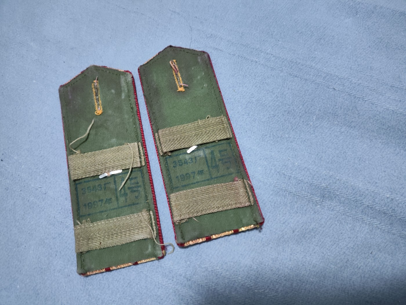 仁孝堂徽章红藏拍卖(第一场) 南苏联 塞里斯 87少校两幅 一副野战一副常服