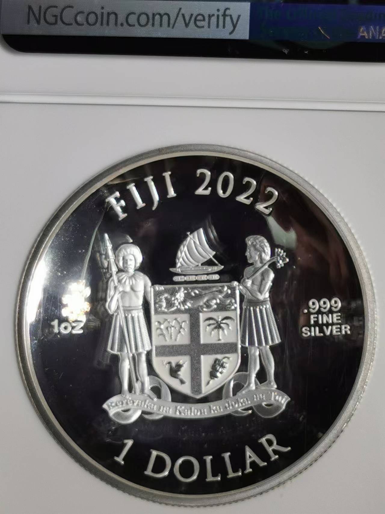 刘世昌艺术品销售中心～虎踞龙蟠*金杨在线联拍群第506期 斐济2022年蓝色弹珠地球1盎司彩色精制曲面银币（NGC 70UC 串号：6719621-049）1枚，原盒证。发行量：1000枚。