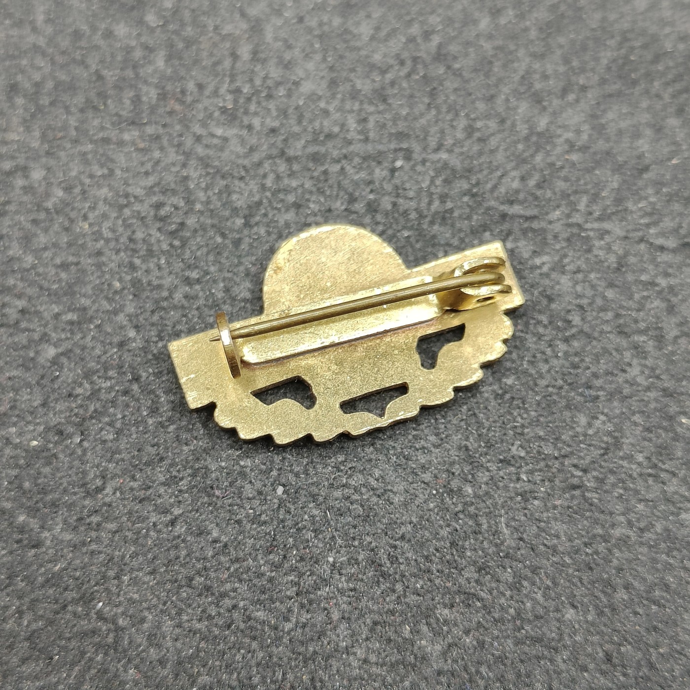 全场0元起拍 第123期 咸鱼国勋章拍卖专场 1月7日（周日）下午6：00开始 东德特级体能章