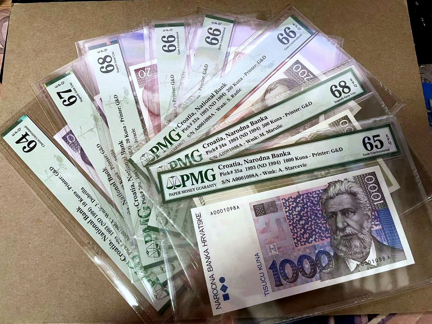 【Blue Auction】✨世界纸币精拍第414期【精】  【一组 8张 AA冠千位全同小号倒置号】克罗地亚 1993年10-1000库纳 PMG68EPQ-64EPQ 精美 