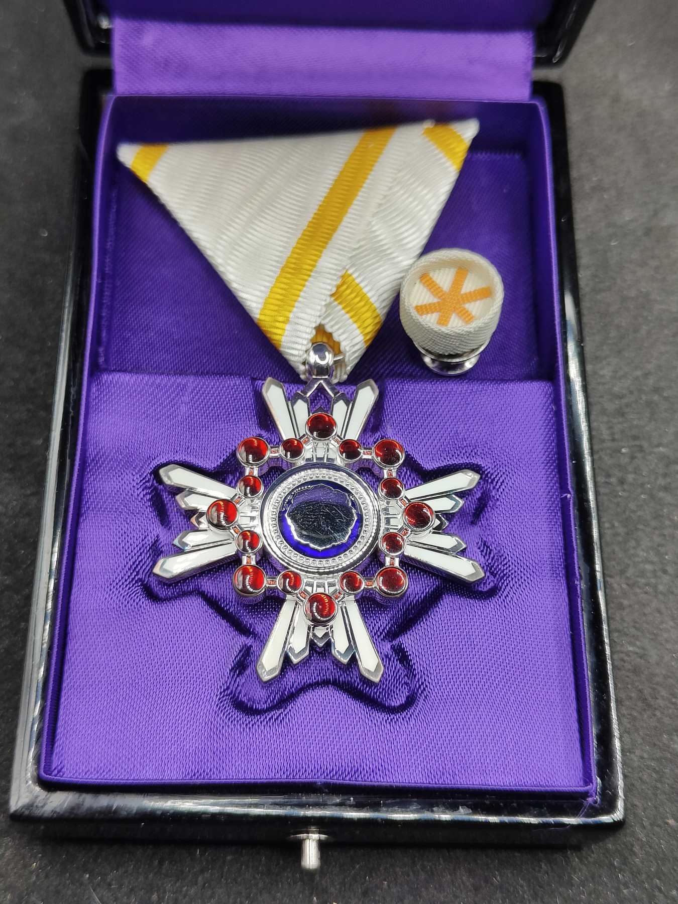 全场0元起拍 第123期 咸鱼国勋章拍卖专场 1月7日（周日）下午6：00开始 日本 六等瑞宝章 纯银带盒略