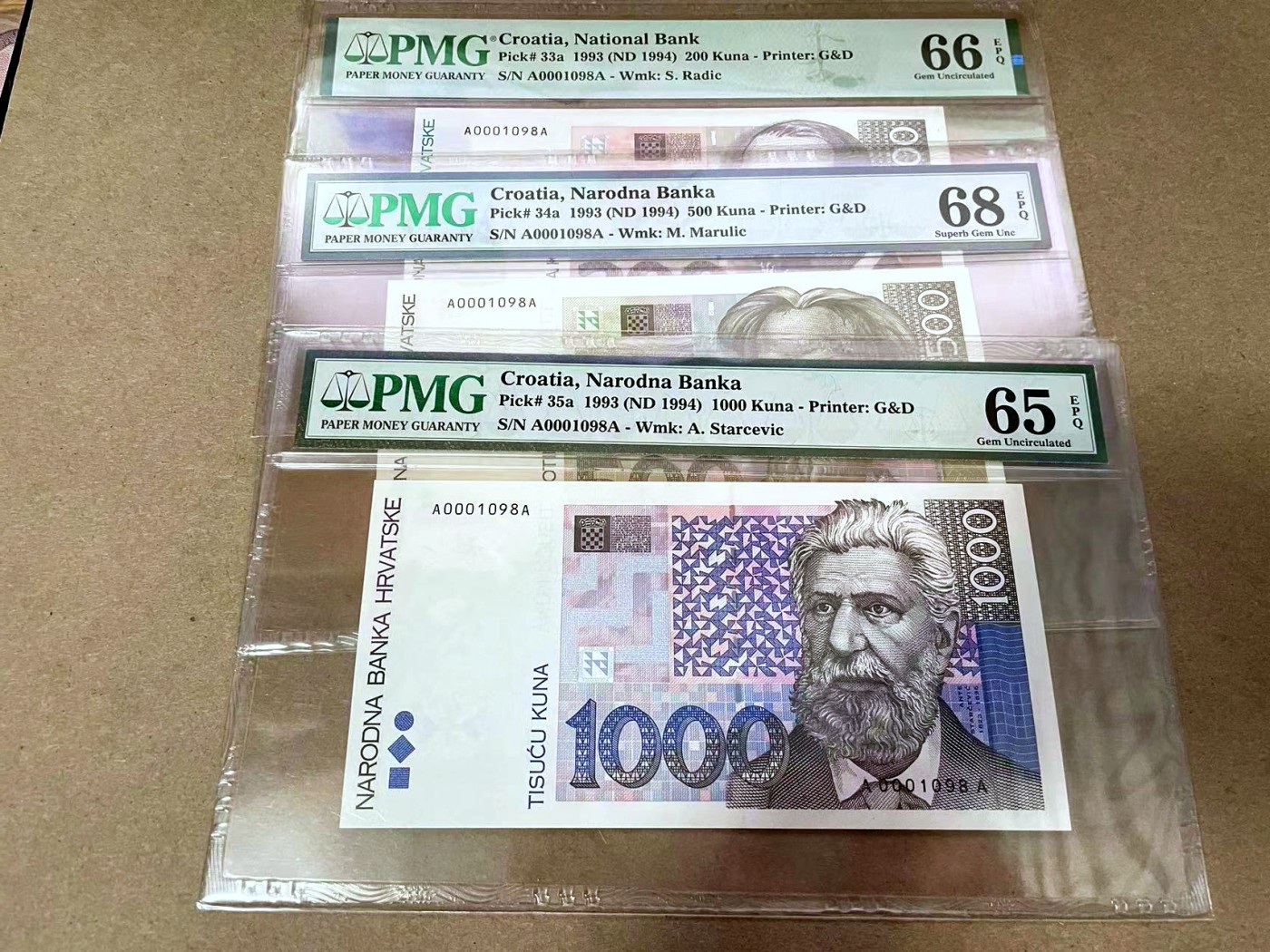 【Blue Auction】✨世界纸币精拍第414期【精】  【一组 8张 AA冠千位全同小号倒置号】克罗地亚 1993年10-1000库纳 PMG68EPQ-64EPQ 精美 
