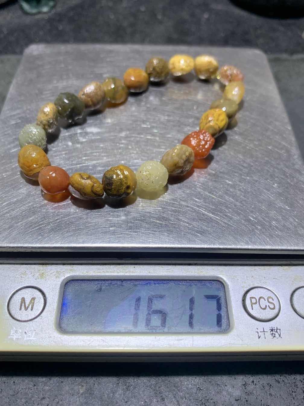 精美阿拉善多宝石原石手串一条，