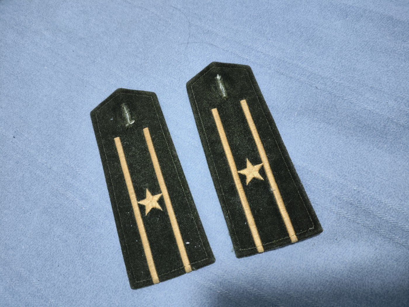 仁孝堂徽章红藏拍卖(第一场) 南苏联 塞里斯 87少校两幅 一副野战一副常服