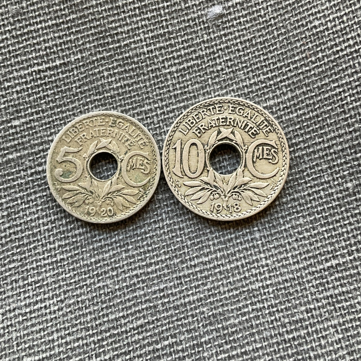外国硬币首场2024-1-6 法国中孔1918、1920