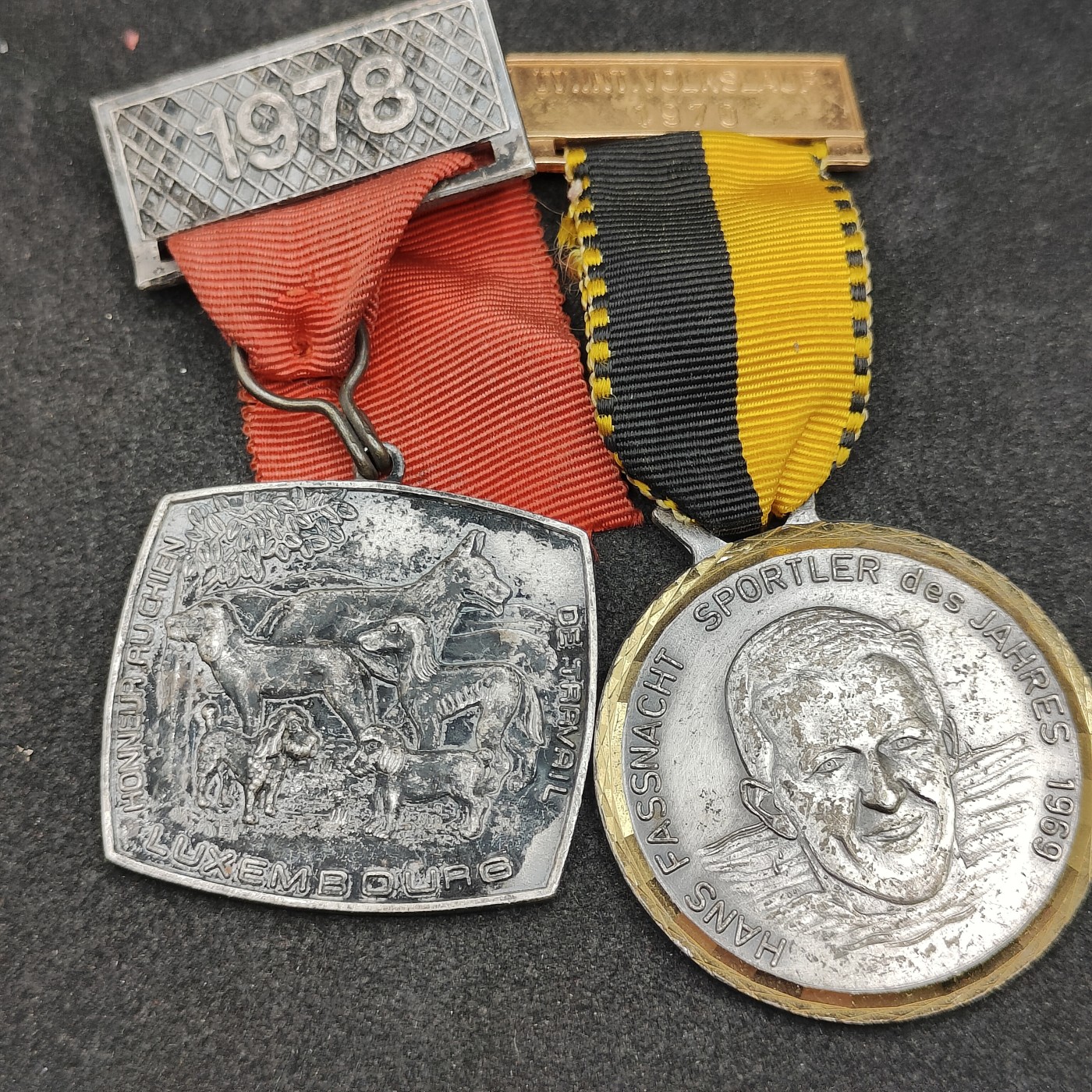 全场0元起拍 第123期 咸鱼国勋章拍卖专场 1月7日（周日）下午6：00开始 西德纪念章两个