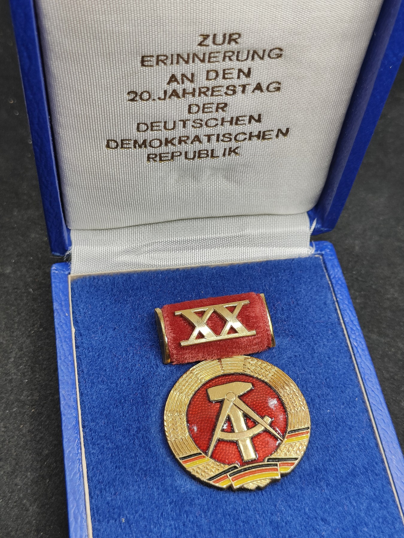 全场0元起拍 第123期 咸鱼国勋章拍卖专场 1月7日（周日）下午6：00开始 稀有 早期铜珐琅良好做工 东德建国20周年纪念章