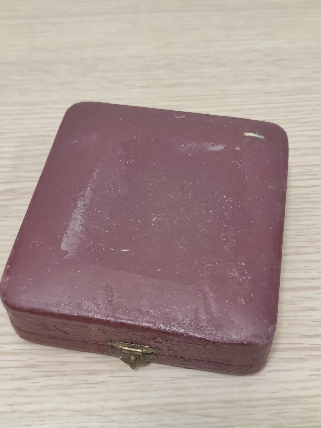 全场0元起拍 第123期 咸鱼国勋章拍卖专场 1月7日（周日）下午6：00开始 匈牙利人民共和国国旗勋章稀少高级荣誉铜镀金珐琅 带盒 多颁发给匈牙利和苏东阵营将官等高级军官