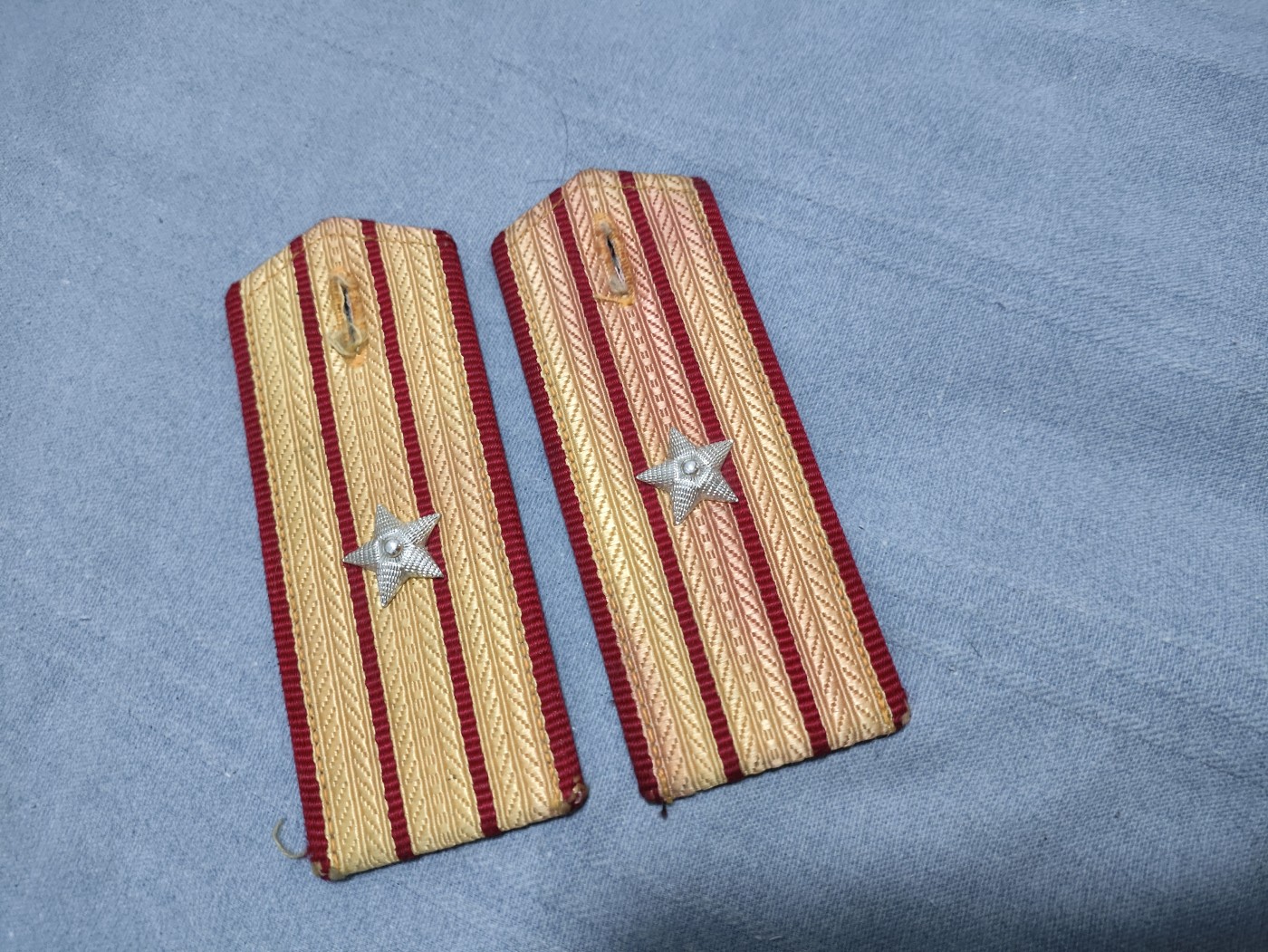 仁孝堂徽章红藏拍卖(第一场) 南苏联 塞里斯 87少校两幅 一副野战一副常服