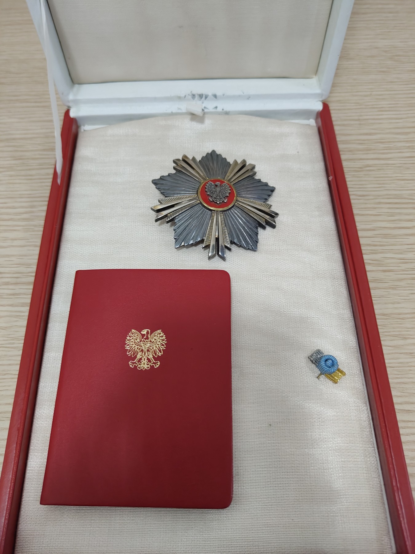 全场0元起拍 第123期 咸鱼国勋章拍卖专场 1月7日（周日）下午6：00开始 匈牙利人民共和国国防部长陆军大将 波兰功绩勋章 外交访问授予带证LajosCzinege齐奈盖·拉约什 匈牙利陆军大将国防部长政治局委员副总理获得