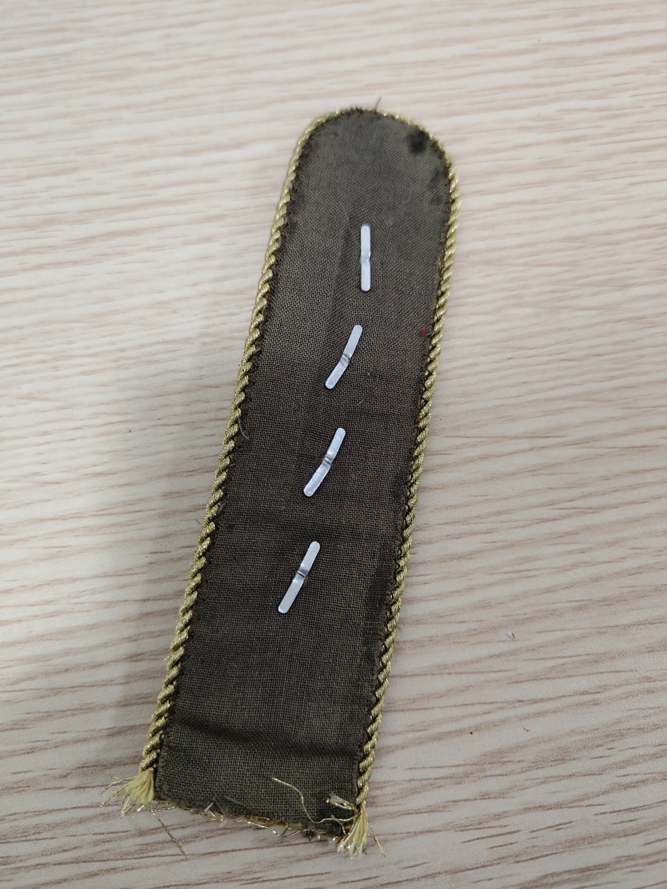 全场0元起拍 第123期 咸鱼国勋章拍卖专场 1月7日（周日）下午6：00开始 匈牙利大将肩章一只