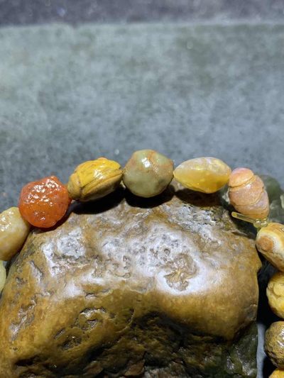 精美阿拉善多宝石原石手串一条， 精美阿拉善多宝石原石手串一条，