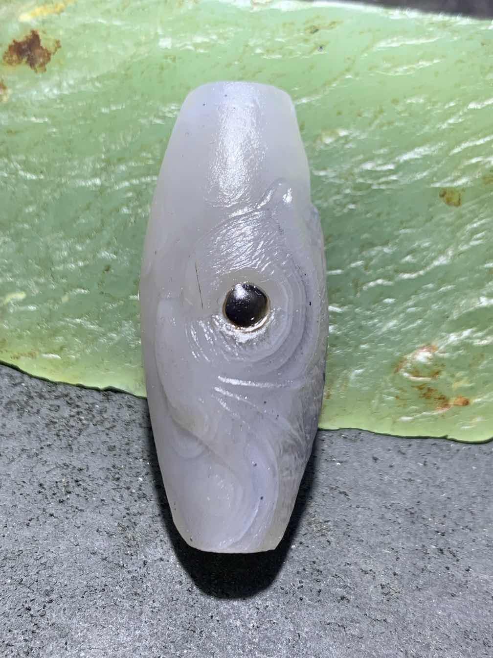 精美亚光高玉化冰飘巴西玛瑙手工俏色巧雕招财猫大桶珠一个！