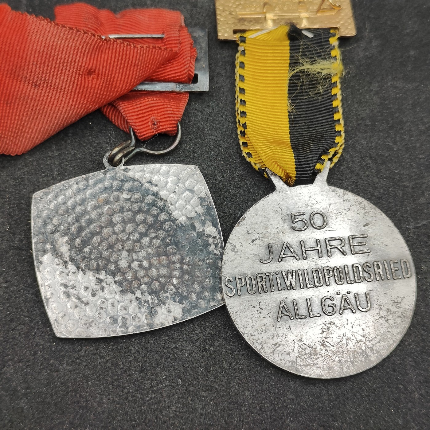 全场0元起拍 第123期 咸鱼国勋章拍卖专场 1月7日（周日）下午6：00开始 西德纪念章两个