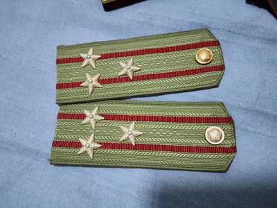仁孝堂徽章红藏拍卖(第一场) - 苏联原品 M69上校衬衣肩章 全新库存