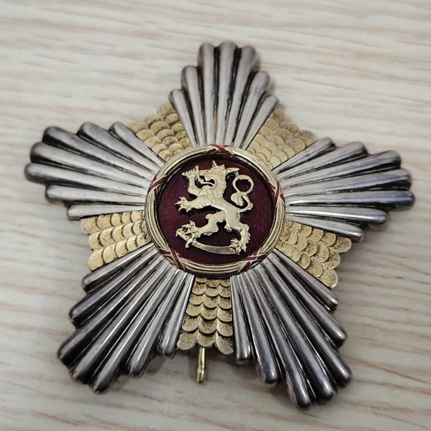 全场0元起拍 第123期 咸鱼国勋章拍卖专场 1月7日（周日）下午6：00开始 芬兰 大十字级雄狮勋章 大绶星芒 纯银珐琅