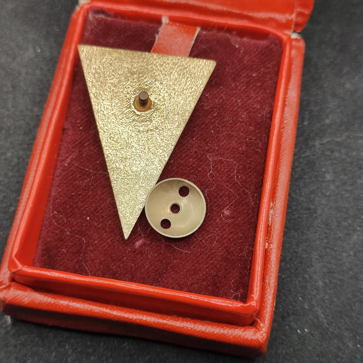 全场0元起拍 第123期 咸鱼国勋章拍卖专场 1月7日（周日）下午6：00开始 东德人民军 恩格斯军事学院毕业证章 东德高级军官将官获得