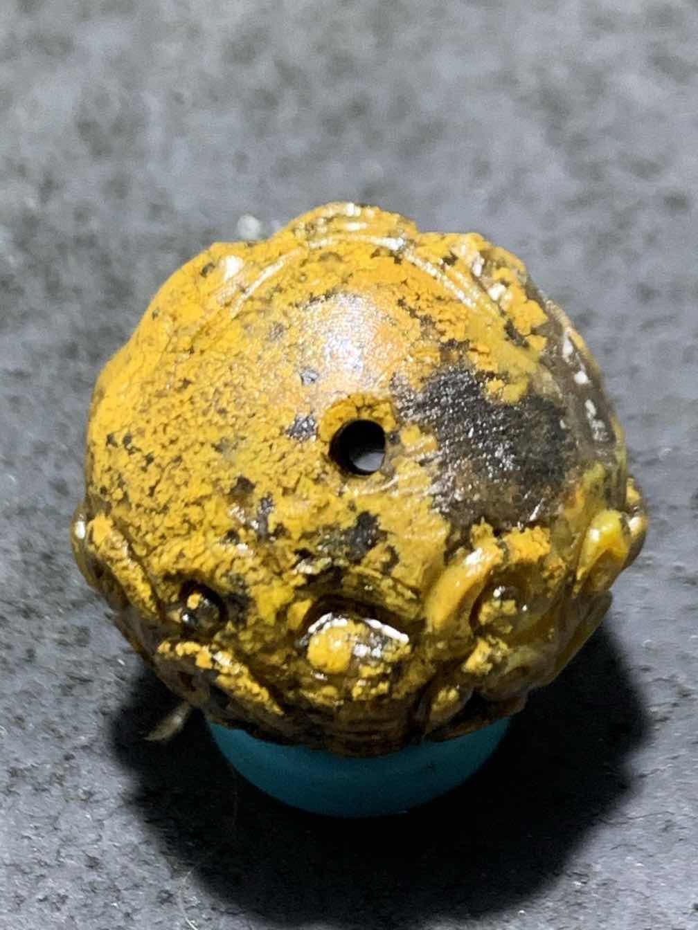精美草花纹战国红玛瑙亚光手工雕刻瑞兽珠一颗