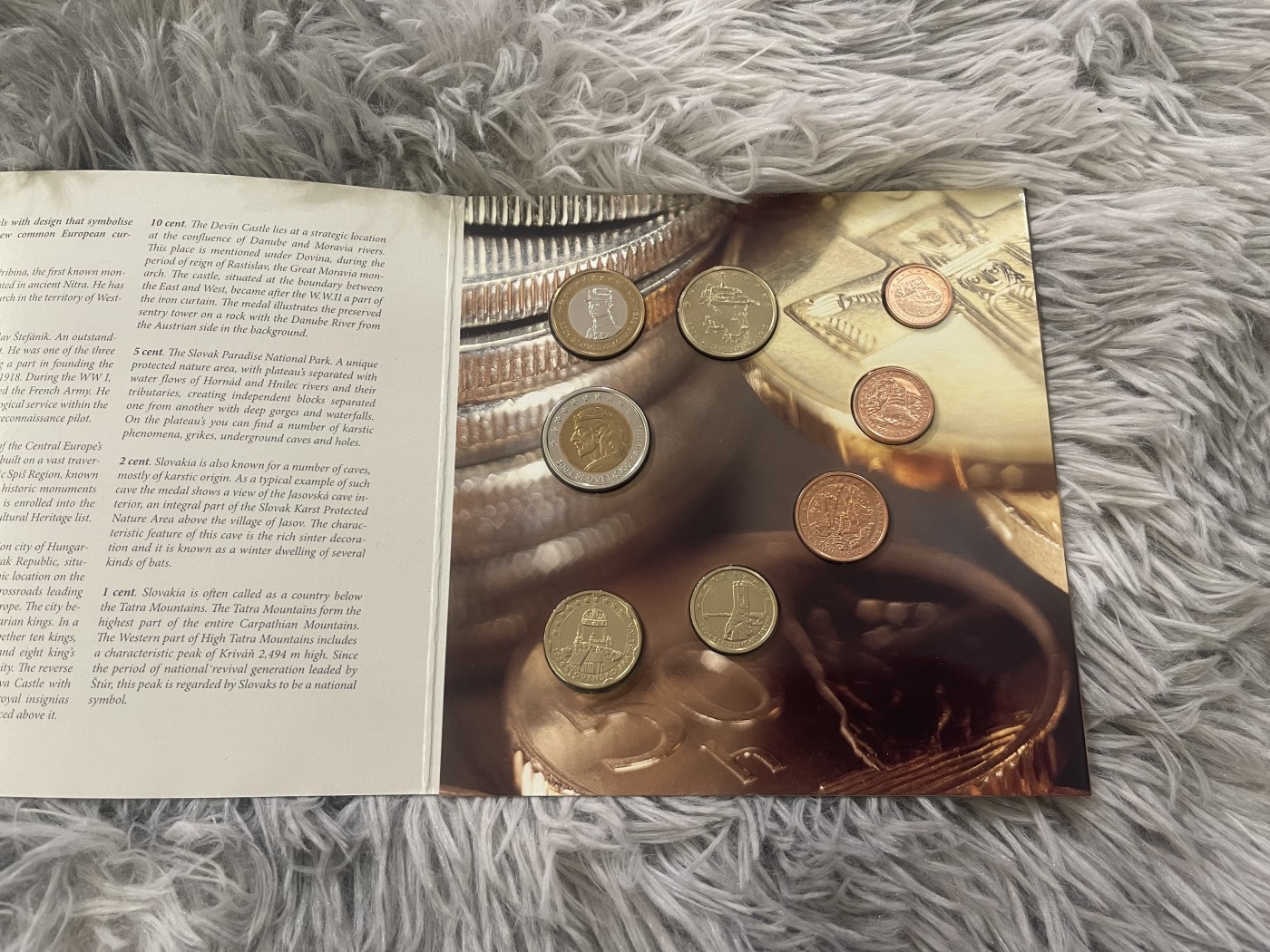 【币观天下】第2期钱币低佣金秒杀专场全场三件以上包邮 斯洛伐克2004年最后的克朗和欧元样币套装 品相如图