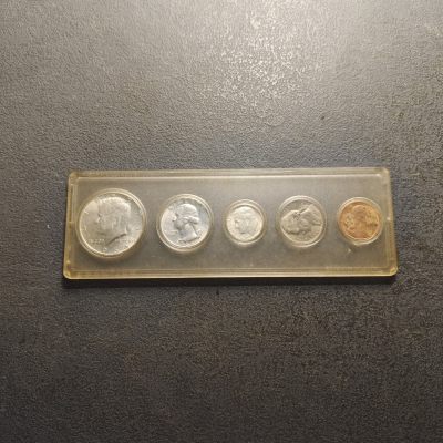 0起1加-纯粹捡漏拍-275纸币邮币封套币杂件场 - 美国1964年5枚套币-含3枚银币